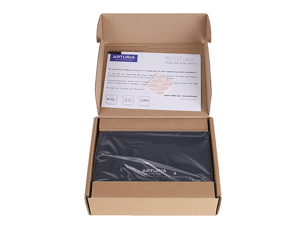 Аудиоинтерфейс USB [800101] Arturia [MiniFuse 1 Black] 24бит/192кГц, комбинированный разъем XLR и 6.3 мм для записи инструментов и вокала с фантомным питанием 48 В, выходы на монитор (L/R Jack), выход для наушников