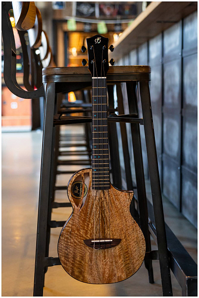 FLIGHT AVIATOR Mango Baritone CE - Укулеле баритон