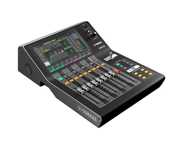 Микшер Yamaha [DM3S ] цифровой, компактный. 9 фейд. + 9" сенсорный экран, 16 вх. mic/line, 8 вых., USB: 18 вх. + 18 вых., 18 эффектов , 48 кГц/96 кГц