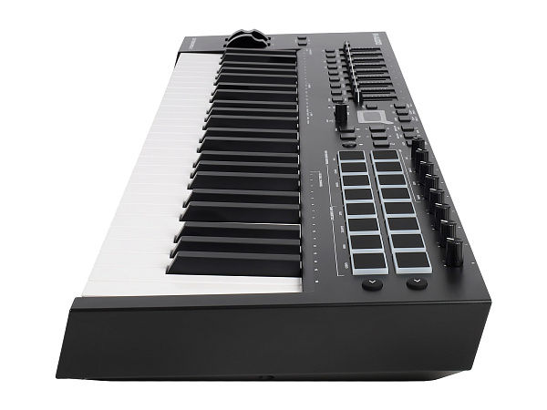 MIDI клавиатура [OXYGENPRO49] M-audio [Oxygen Pro 49] 49 клавиш, 8 энкодеров, 9 фейдеров, 16 пэдов, 12 кнопок управления, колеса высоты тона и модуляции, smart control, auto-mapping, встроенный арпеджиатор, 1/4" Jack вход для педали сустейна, MIDI выход