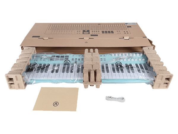 MIDI клавиатура [231534] Arturia [KeyLab Essential 61 mk3 Aquamarine] 61 клавиша, LCD дисплей, 9 энкодеров, 8 пэдов, 9 фейдеров, 12 кнопок управления, колеса высоты тона и модуляции, 1/4" Jack вход для педали, MIDI выход, Type-C
