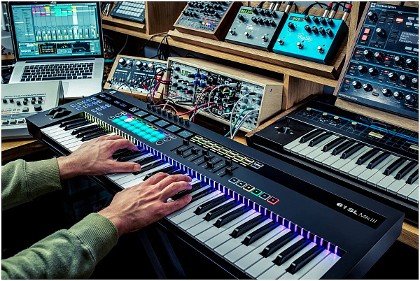 NOVATION 61 SL MK III миди-клавиатура, 61 клавиша