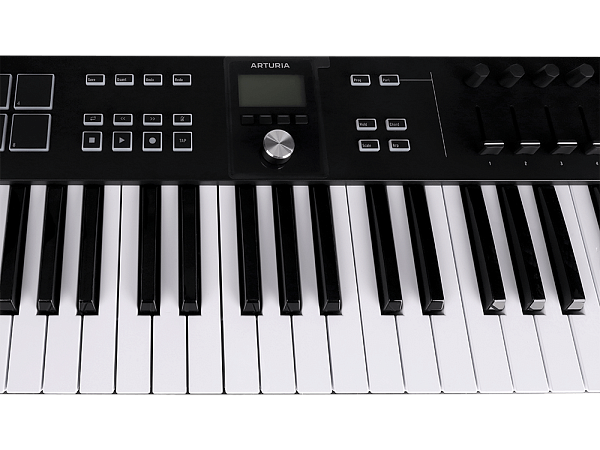 MIDI клавиатура [231532] Arturia [KeyLab Essential 61 mk3 Black] 61 клавиша, LCD дисплей, 9 энкодеров, 8 пэдов, 9 фейдеров, 12 кнопок управления, колеса высоты тона и модуляции, 1/4" Jack вход для педали, MIDI выход, Type-C