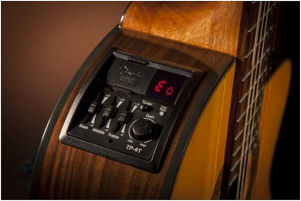 TAKAMINE GC5CE NAT классическая электроакустическая гитара, топ из массива...