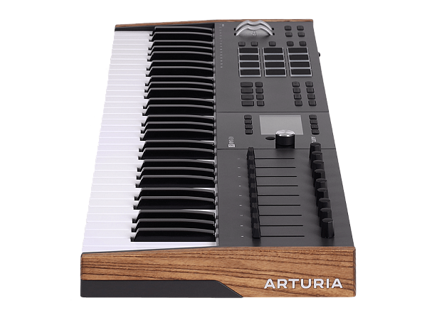MIDI клавиатура [231632] Arturia [KeyLAB 61 MK3 Black] 61 клавиша, полувзвешенная механика, дисплей, 12 пэдов , 9 фейдеров, 9 поворотных регуляторов, 3 входа для подключения педалей, MIDI in/out, USB-C