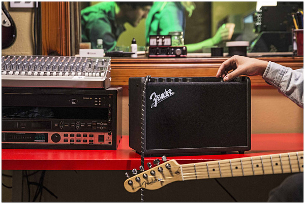 FENDER MUSTANG GT 40 - Комбоусилитель для электрогитары