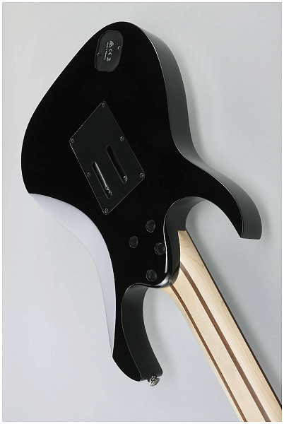 IBANEZ UV70P-BK, 7-ти струнная электрогитара с кейсом