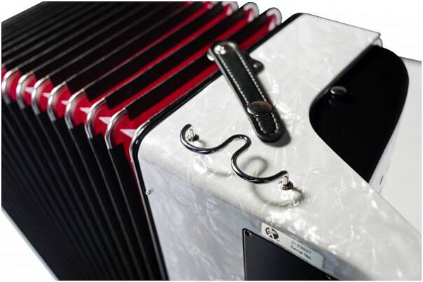 HOHNER Nova III 96 white (C-stepped) - Баян