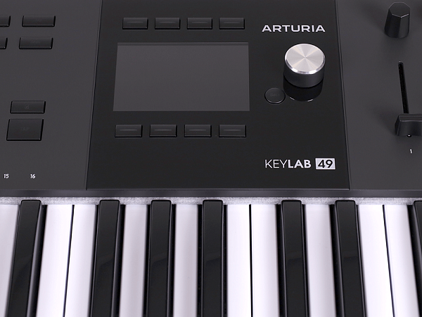 MIDI клавиатура [231622] Arturia [KeyLAB 49 MK3 Black] 49 клавиш, полувзвешенная механика, дисплей, 12 пэдов , 9 фейдеров, 9 поворотных регуляторов, 3 входа для подключения педалей, MIDI in/out, USB-C