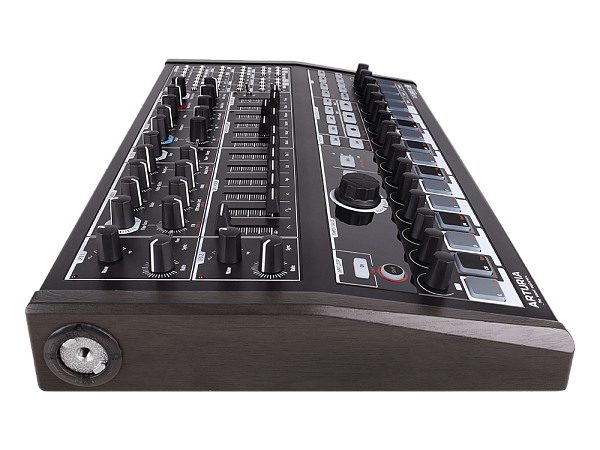 Синтезатор [531103] Arturia [MiniBrute 2S Noir] лимитированная серия MiniBrute 2S в уникальном дизайне.